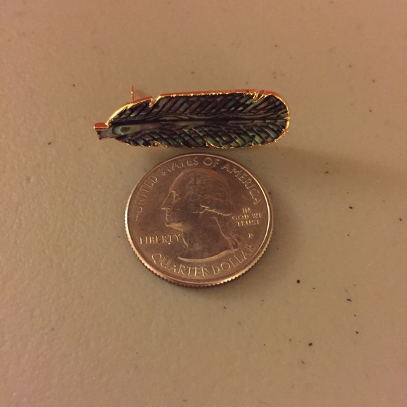 ❗️LAST❗️Carved Shell Feather Earrings - Picture 6 of 6